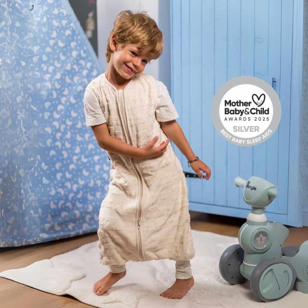 BlissJump Sleeping bag with Legs 2.5 tog - Dreamy Zzz Cream